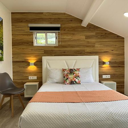 Paradise Apartments III Санта-Круш-даш-Флореш Екстер'єр фото